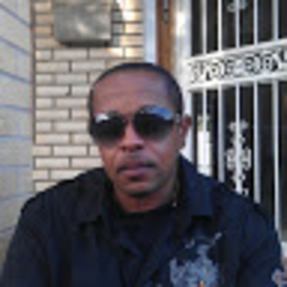 Profile Picture of James Dussap (@jamesdussap) on Poshmark