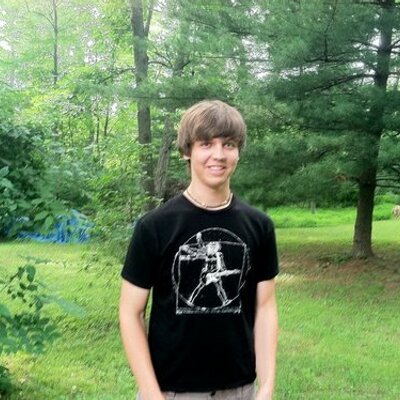 Profile Picture of Alexander Grzybowski (@Grizz1ybare) on Twitter