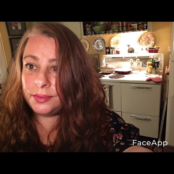 Profile Picture of Julianna Clark (@nelda833) on Poshmark