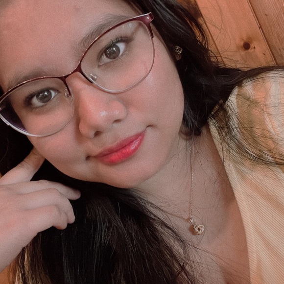 Profile Picture of Fatima grace Mapili (@fgracem) on Poshmark