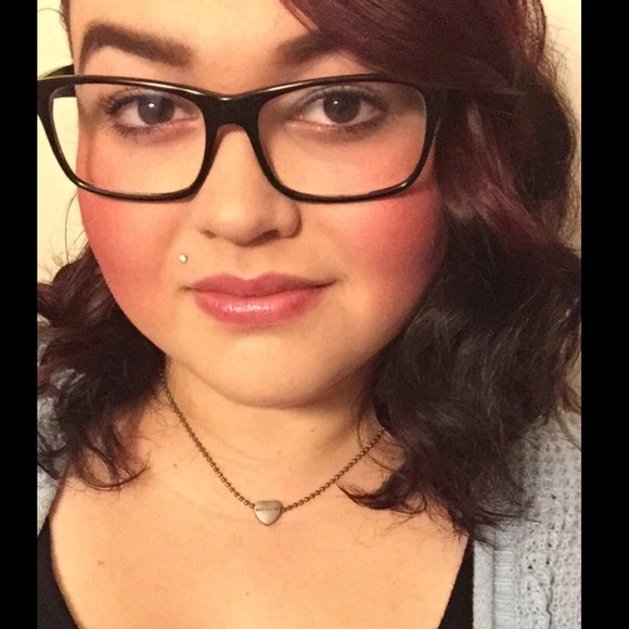 Profile Picture of Brianda Enriquez (@rainbownessbri) on Poshmark