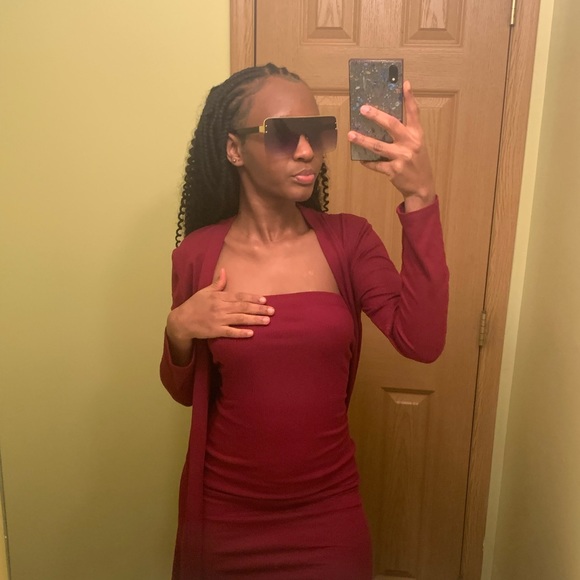 Profile Picture of Alicia Senneh (@alicia_senneh) on Poshmark