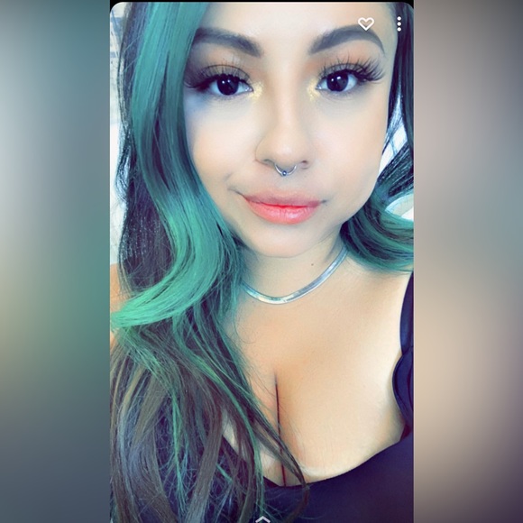 Profile Picture of Ivonne Alvarez (@bonbon181990) on Poshmark