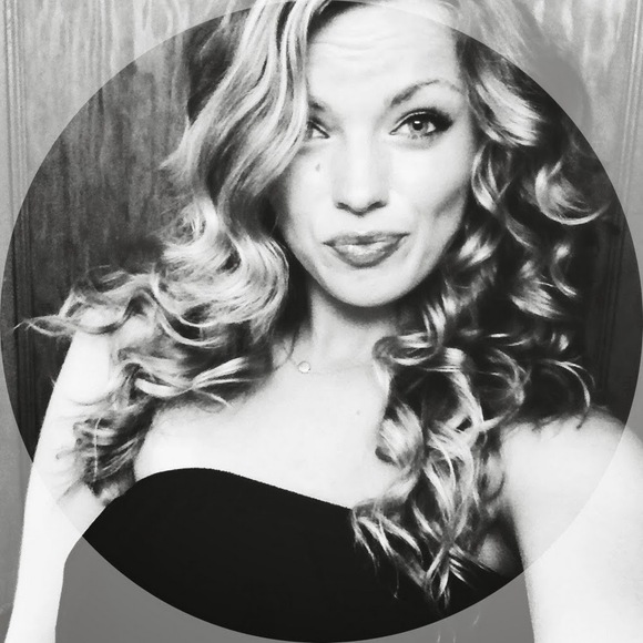 Profile Picture of Michaela Moebius (@mmichaela8) on Poshmark