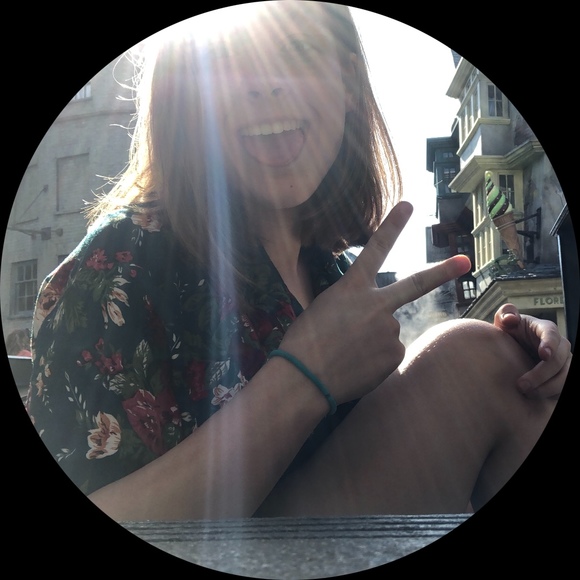 Profile Picture of Darcy Bates (@smilesgoformile) on Poshmark