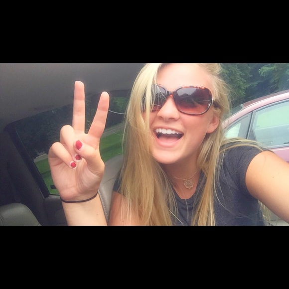 Profile Picture of Kayla Shockley (@kaylashockley3) on Poshmark