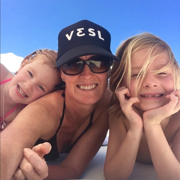 Profile Picture of Emily Hoiles (@esteudl) on Poshmark