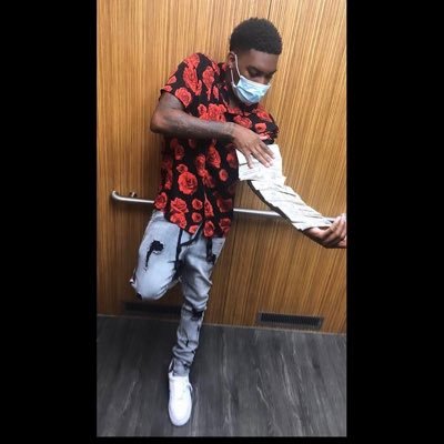 Profile Picture of DJ Randolph (@Derek1k_) on Twitter