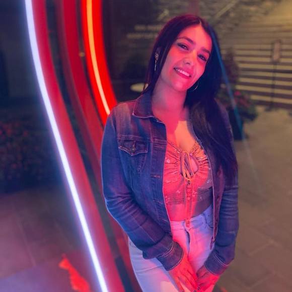 Profile Picture of Alexa Vargas (@ginet85) on Poshmark