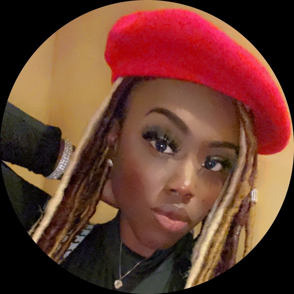 Profile Picture of Geraldine Eiland (@1geiland) on Poshmark