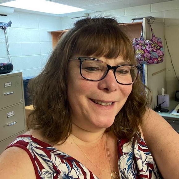 Profile Picture of Dawn Michael (@jdjk5595) on Poshmark