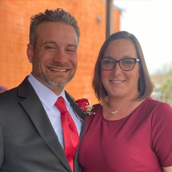 Profile Picture of Amanda Renner (@amandarenner) on Poshmark