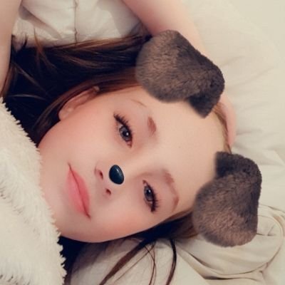 Profile Picture of Emma Hepworth (@EmmaHepworth18) on Twitter