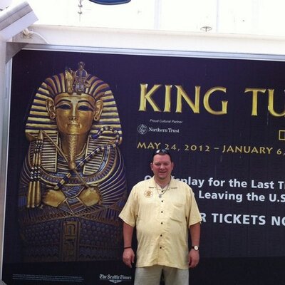 Profile Picture of Chad Reeves (@iDot93) on Twitter