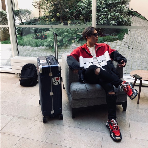 Profile Picture of Yongkyung Jo (@yjo20) on Poshmark