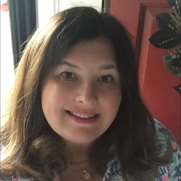 Profile Picture of ! erika Sampson (@evs1908) on Poshmark