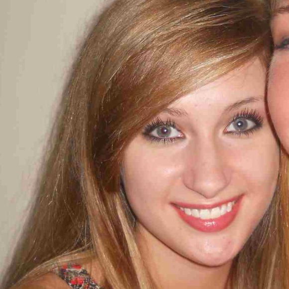 Profile Picture of Briana Mcgrady (@balexism3) on Poshmark