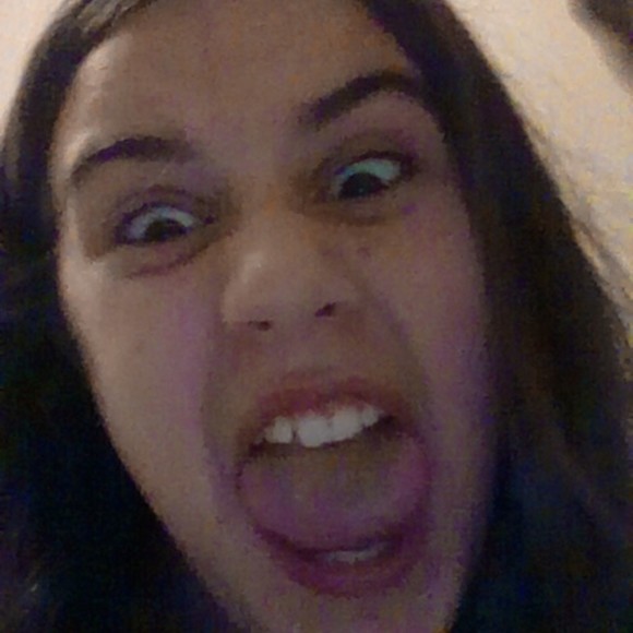 Profile Picture of Autumn Renner (@autumntarg) on Poshmark