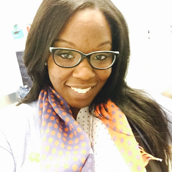 Profile Picture of Danielle Stith (@danielanie) on Poshmark