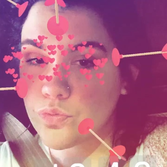 Profile Picture of Brianne Morgan (@briannemorgan99) on Poshmark