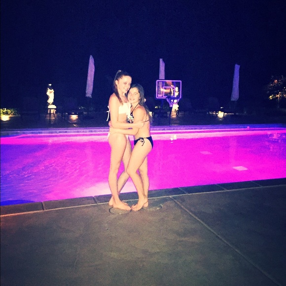 Profile Picture of Ruby Thomas (@rubythomas12) on Poshmark