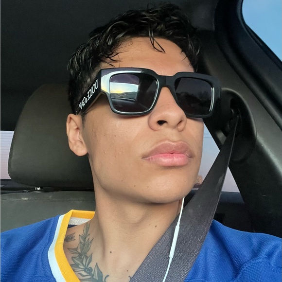 Profile Picture of J Olvera (@lilxanix2112) on Poshmark