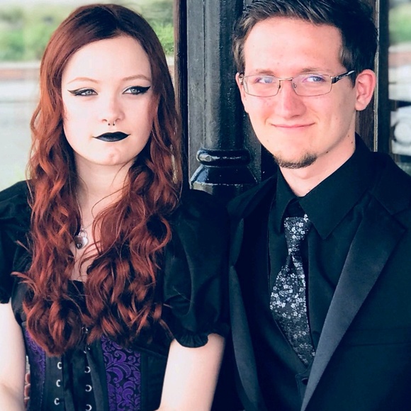 Profile Picture of Mandee Johnson (@mandee1314) on Poshmark