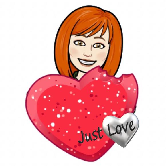 Profile Picture of Pauline Grimshaw (@teamgrimshaw92) on Poshmark