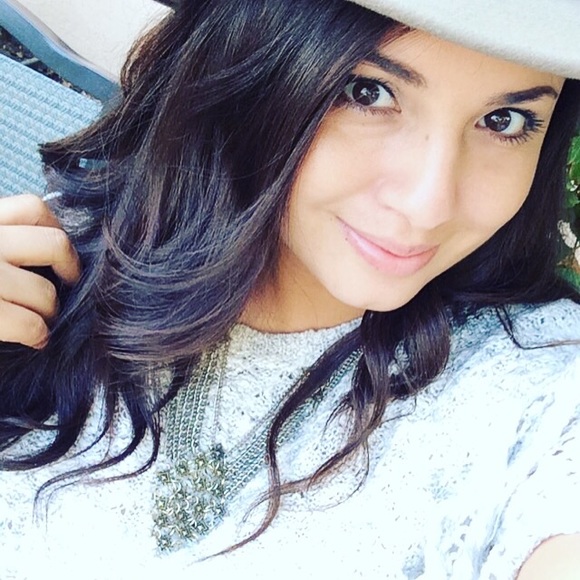 Profile Picture of Anabel Alvarado (@anangel02) on Poshmark