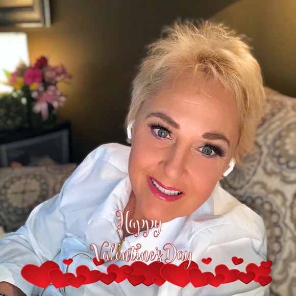 Profile Picture of Kim tim lakelyn Ziegler (@kimber1404) on Poshmark