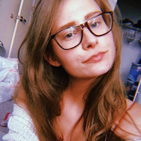 Profile Picture of Leah Mccombs (@leahmccombs) on Poshmark