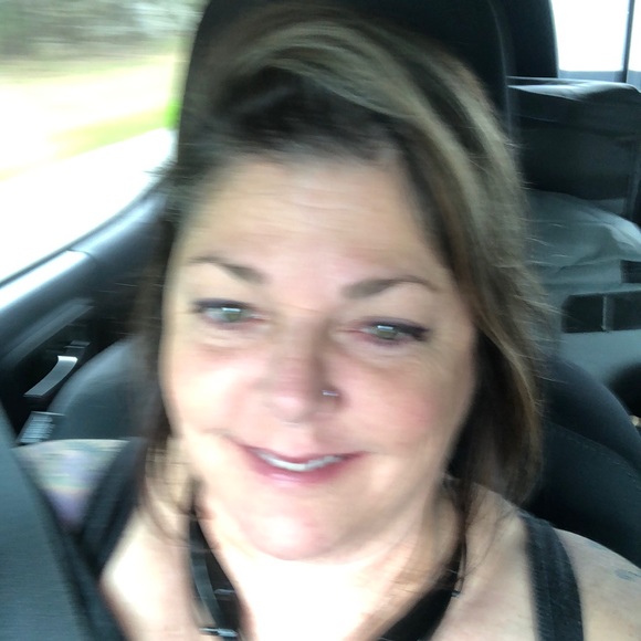 Profile Picture of Chandra Phillips (@ubnoxs12) on Poshmark