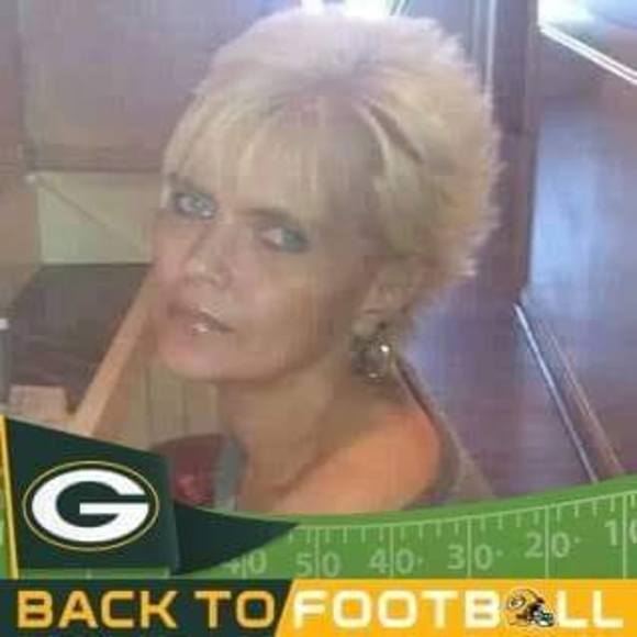 Profile Picture of Lisa Kennedy (@lisafnc) on Poshmark