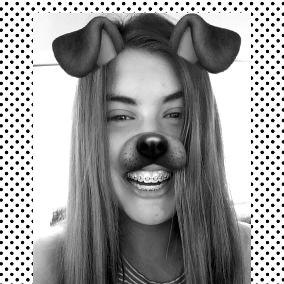 Profile Picture of Gabbie Helget (@gabhelg) on Poshmark