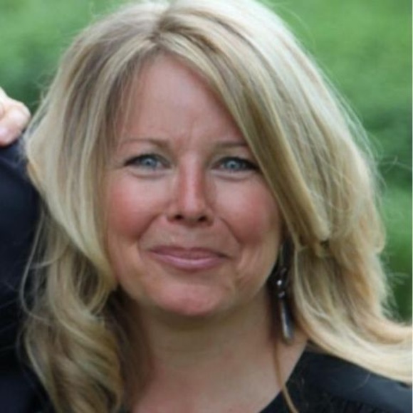 Profile Picture of Lucie Marceau (@lucie_marceau) on Poshmark