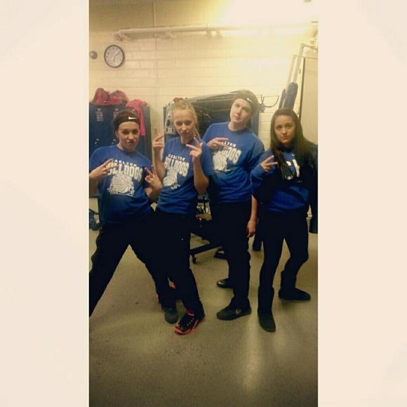 Profile Picture of Tara Mostrom (@taramos) on Poshmark