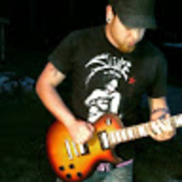 Profile Picture of Nick Retzer (@nickretzer) on Poshmark