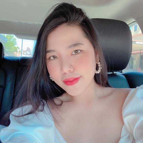 Profile Picture of Minh Nguyệt (@nguyetminh592) on Poshmark