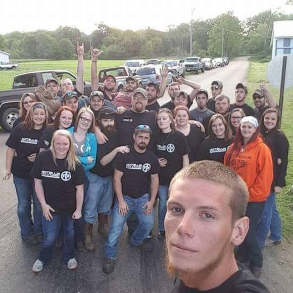 Profile Picture of Garrett Davis (@gdavis1993) on Poshmark