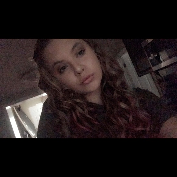 Jessi Yow - Poshmark Profile Picture of Jessi Yow (@jessluvsjake) on Poshmark