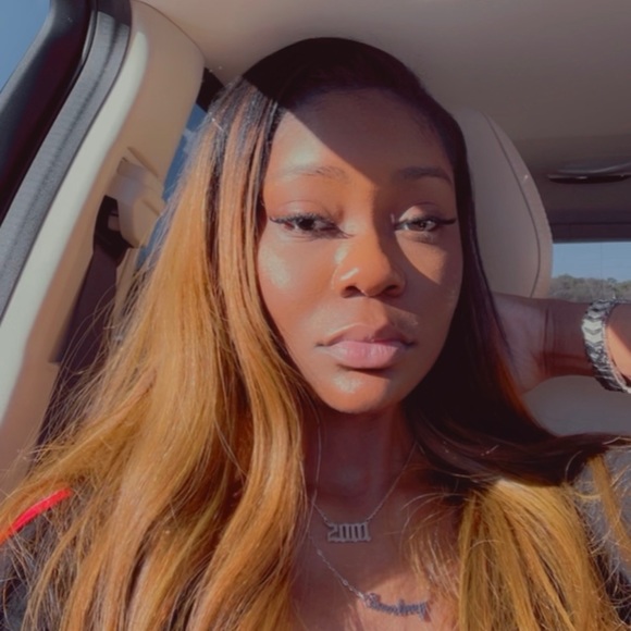 Profile Picture of Courtney Blanks (@courtneyblanks) on Poshmark