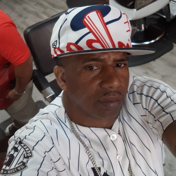 Profile Picture of Gary Clarke (@garytrue23) on Poshmark