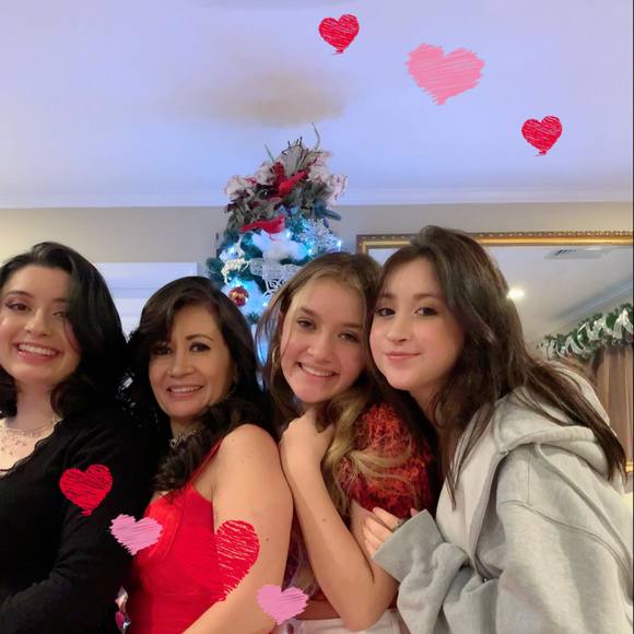 Elizabeth Pennetta - Poshmark Profile Picture of Elizabeth Pennetta (@karpamjac) on Poshmark