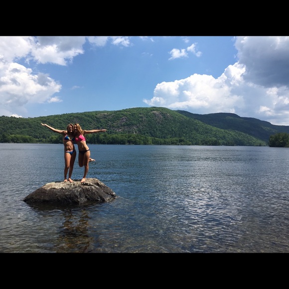 Profile Picture of Amelia Tausek (@mrstausek) on Poshmark