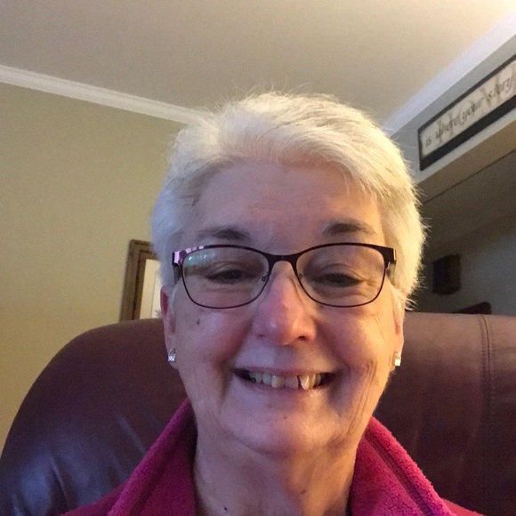 Profile Picture of Pamela Wernstrom (@pwernstr) on Poshmark