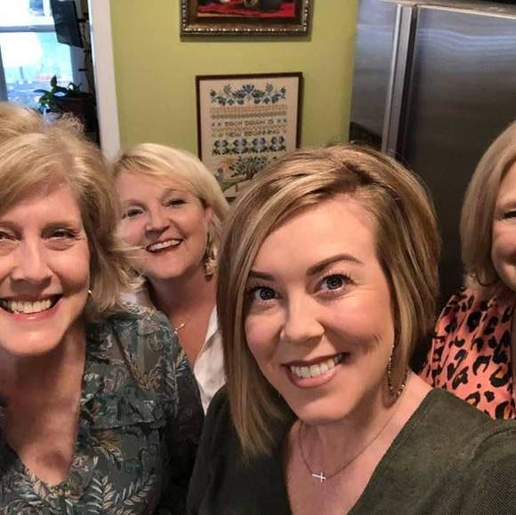 Profile Picture of Maria mathews Mcconnell (@fritoria12) on Poshmark