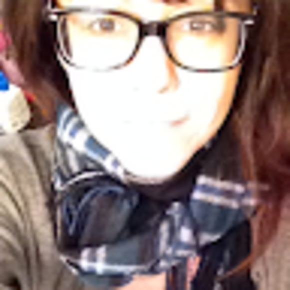 Profile Picture of Julie j. Ysassi (@jysassi31) on Poshmark