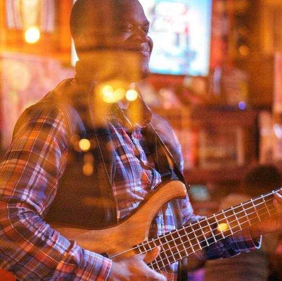 Profile Picture of Matthew Cummings (@bassplayer12004) on Poshmark