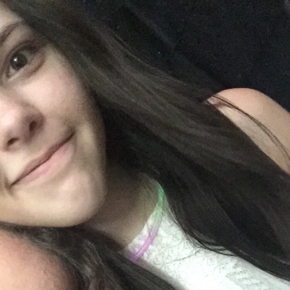 Profile Picture of Kristina Crafa (@kristina0908kr) on Poshmark