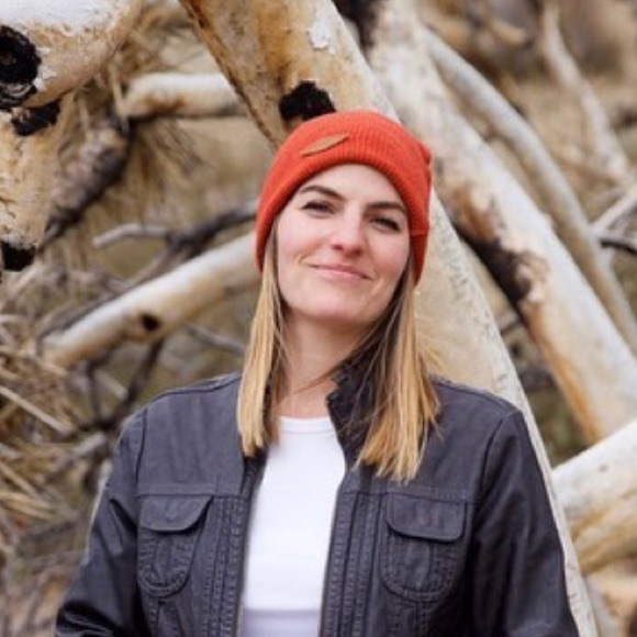 Profile Picture of Andrea Binley (@thankyou34) on Poshmark